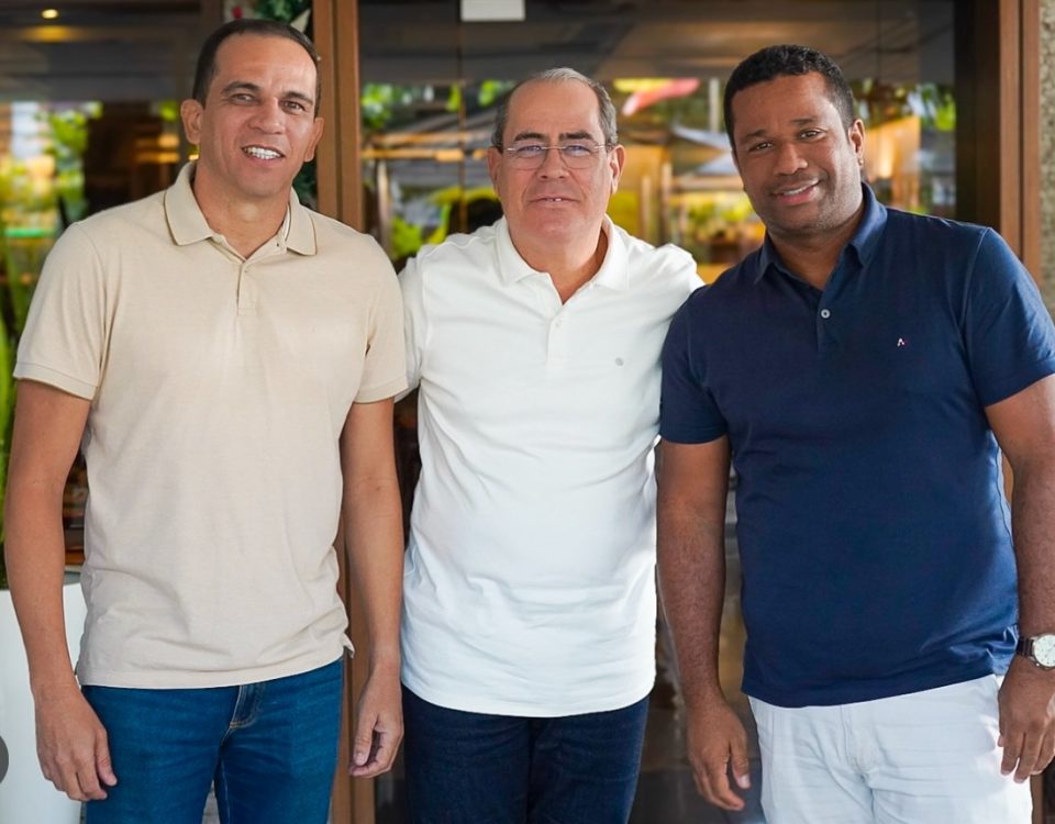 lideranca-do-governo-mano-na-camara-definida:-adiel-agostinho-e-neco-filho-sao-oficializados-por-mano-medeiros-em-jaboatao.