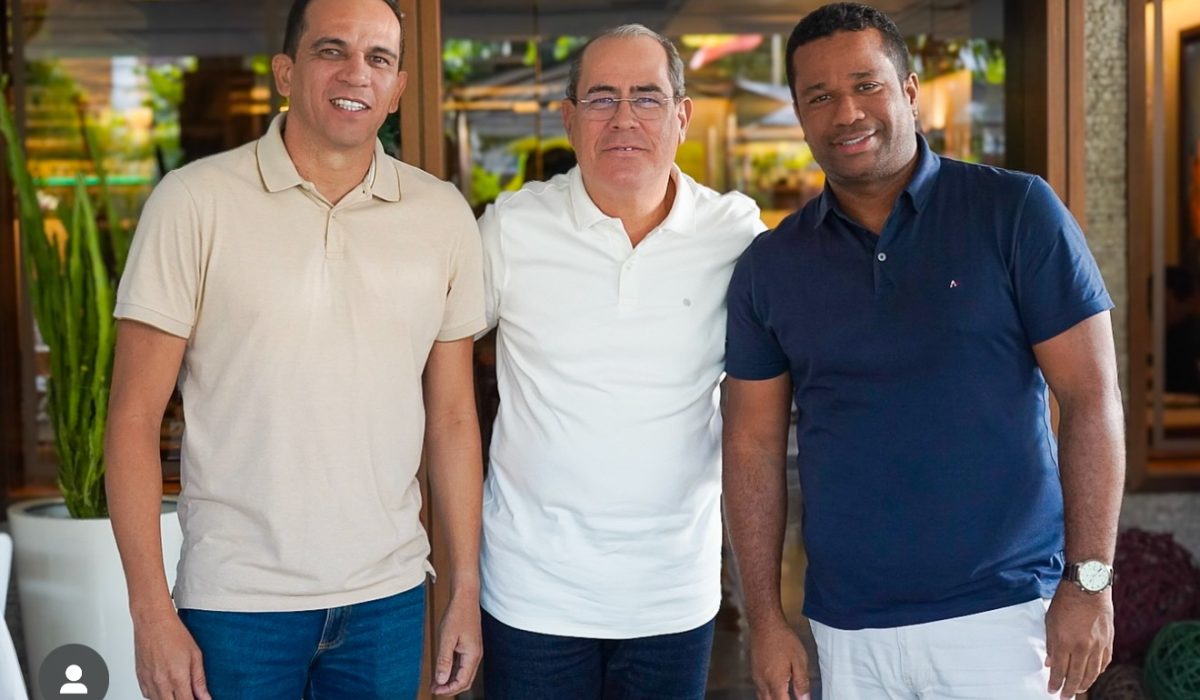 lideranca-do-governo-mano-na-camara-definida:-adiel-agostinho-e-neco-filho-sao-oficializados-por-mano-medeiros-em-jaboatao.