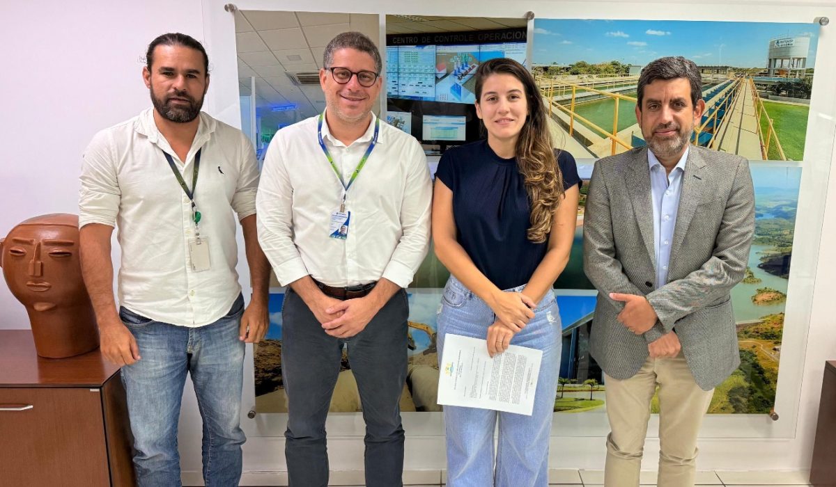 vereadora-rebecca-regnier-discute-solucoes-para-o-derramamento-de-esgoto-nas-praias-de-jaboatao-com-presidente-da-compesa