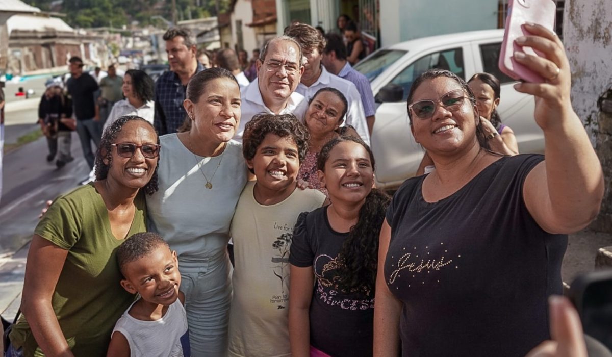 mano-medeiros-e-raquel-lyra-entregam-casas-reformadas-em-jardim-monte-verde