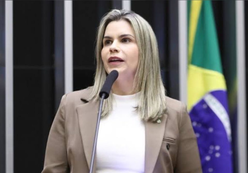 deputada-clarissa-tercio-(pp)-denuncia-perseguicao-religiosa-e-defende-liberdade-de-fe