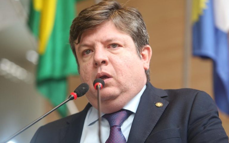 tadeu-calheiros-apresenta-pl-que-garante-mais-transparencia-em-obras-publicas