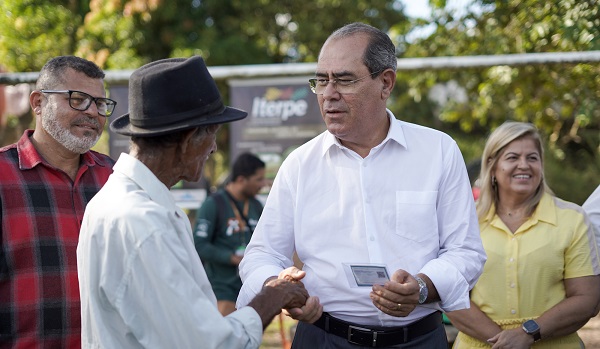 prefeitura-e-iterpe-entregam-caf-a-mais-de-cem-agricultores,-ampliando-acesso-a-beneficios-publicos