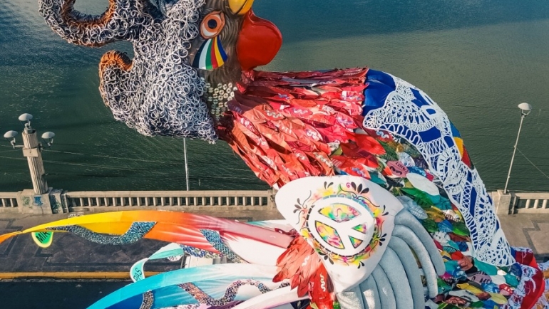 apoteose-de-montagem-do-galo-gigante-da-paz-sauda-o-carnaval-do-recife-2024