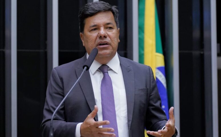 mendonca-diz-que-a-esquerda-quer-aparelhar-a-residencia-medica-no-pais-e-apresenta-projeto-para-sustar-decreto-do-governo-lula