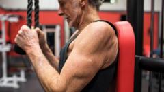 por-que-voce-deve-focar-em-ganhar-musculos-–-e-nao-em-emagrecer-–-conforme-fica-mais-velho